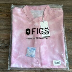 NWT marbled rose Rafaela scrub top